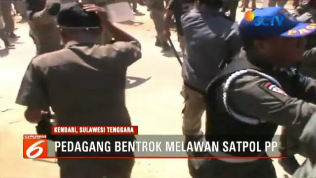 Lantaran tidak tertib, keberangkatan ratusan jemaah calon haji asal Kabupaten Tangerang, Banten, diwarnai kericuhan.