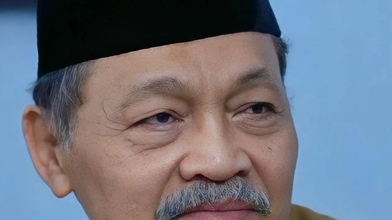 Eeng Saptahadi meninggal dunia (https://www.instagram.com/p/ColhoHNJn_Q/)