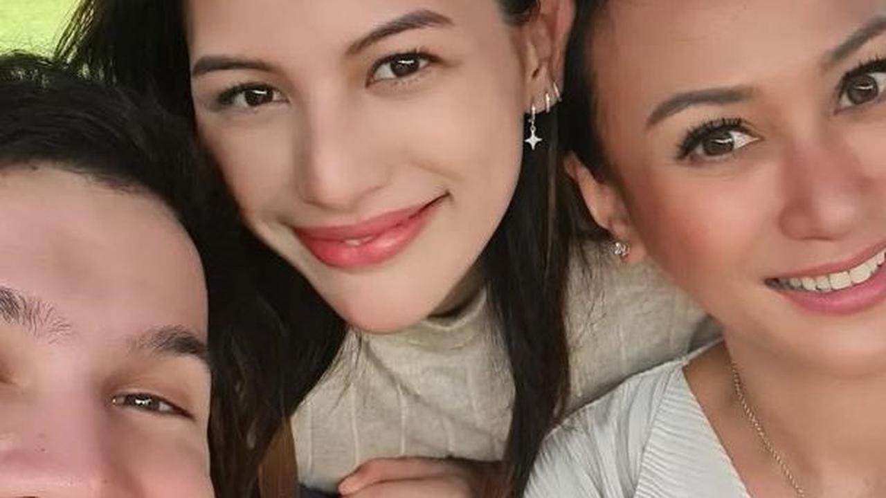 Akrab dengan Teman Sesama Artis dan Juniornya <br>