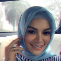 Nikita Mirzani unggah foto-foto berhijab (Instagram/@nikitamirzanimawardi)