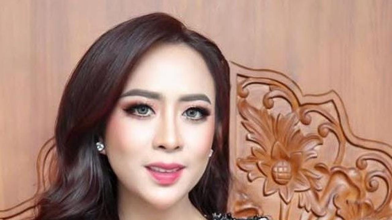 Kini melihat Maharani yang kembali dirawat di rumah sakit, banyak sahabat dan juga penggemar yang mendoakan agar dirinya cepat sembuh.