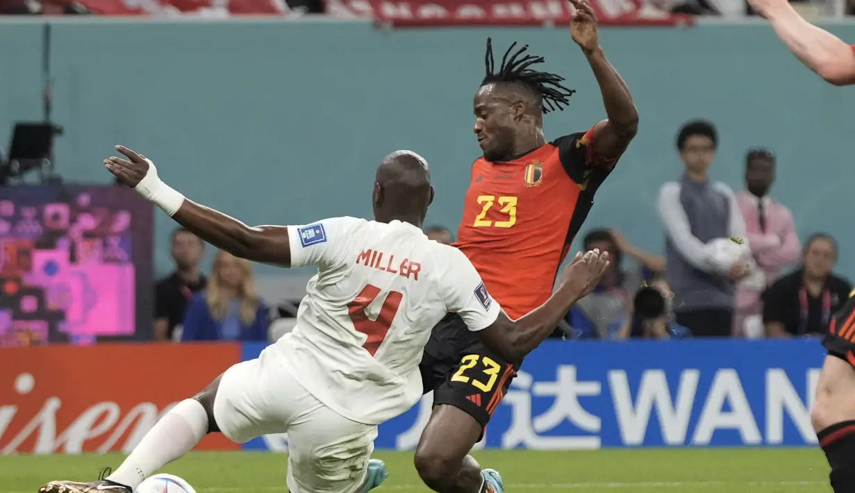 Pada babak kedua, Timnas Belgia hampir menggandakan keunggulan pada menit ke-68. Sayang, Michy Batshuayi terlambat mengambil keputusan untuk menembak bola ke arah gawang. Sepakannya masih sempat diblok oleh pemain Kanada, Kamal Miller. (AP/Hassan Ammar)