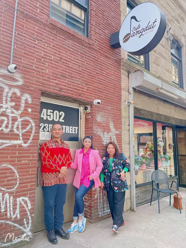 7 Potret Cafe Dangdut Fitri Carlina yang Buka di Long Island City, New York