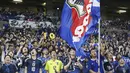 Suporter Jepang memberikan dukungan kepada timnya dalam laga Grup C Putaran Ketiga Kualifikasi Piala Dunia 2026 melawan Timnas Indonesia di Suita Stadium, Jepang, Selasa (10/06/2025). (AP Photo/Kyodo News/Yu Matsuda)