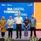 Menteri Koordinator Bidang Kemaritiman dan Investasi Luhut Binsar Pandjaitan, melakukan kunjungan ke kantor PERURI, Jumat (7/6/2024). Kunjungan ini dalam rangka meninjau ruang kerja INA DIGITAL yang berlokasi di dalam kawasan PERURI.