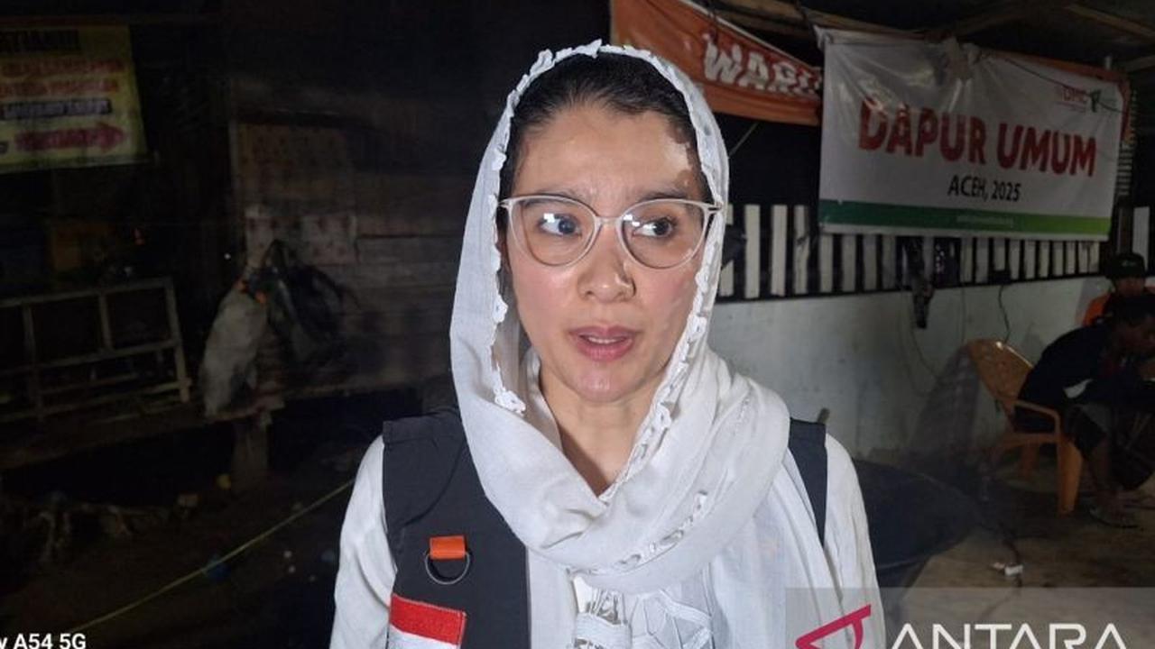 Marcella Zalianty Semangati Pengungsi Aceh di Pidie Jaya, Ajak Bangkit di Tengah Bencana