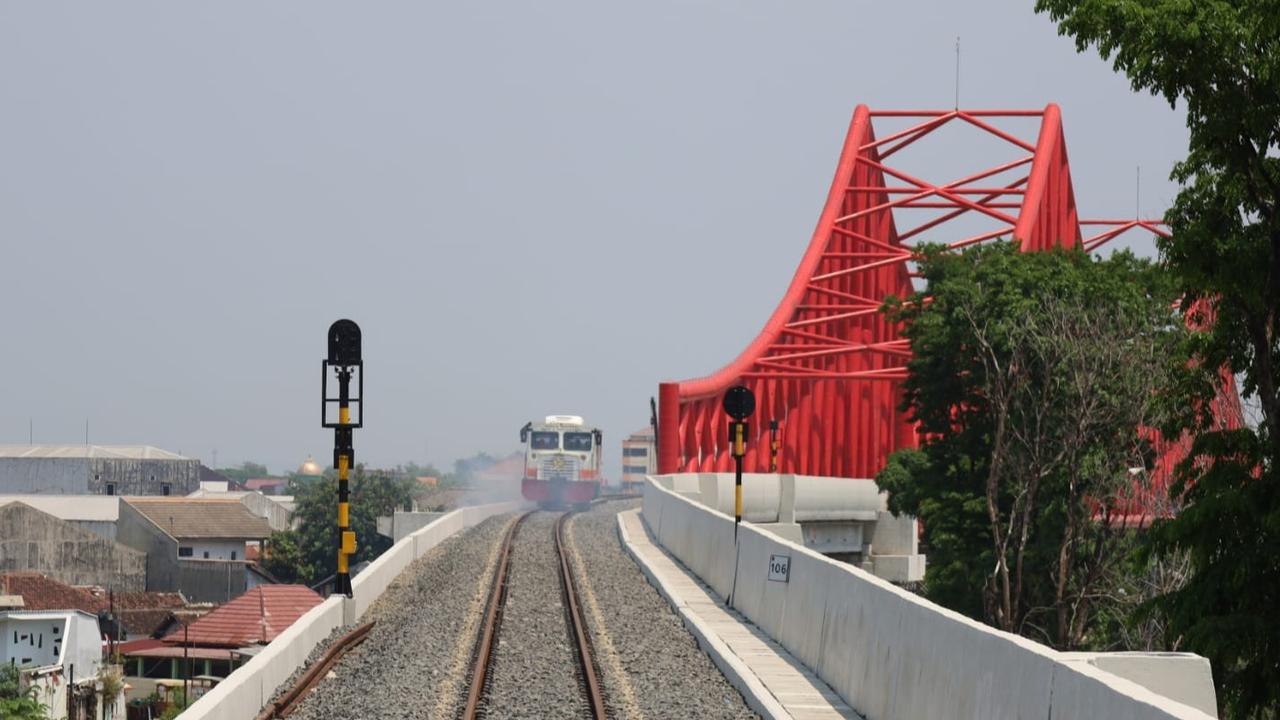 Tinjau Proyek Rel Layang Solo, Menhub Ubah Simpang Tujuh Jadi Simpang Empat