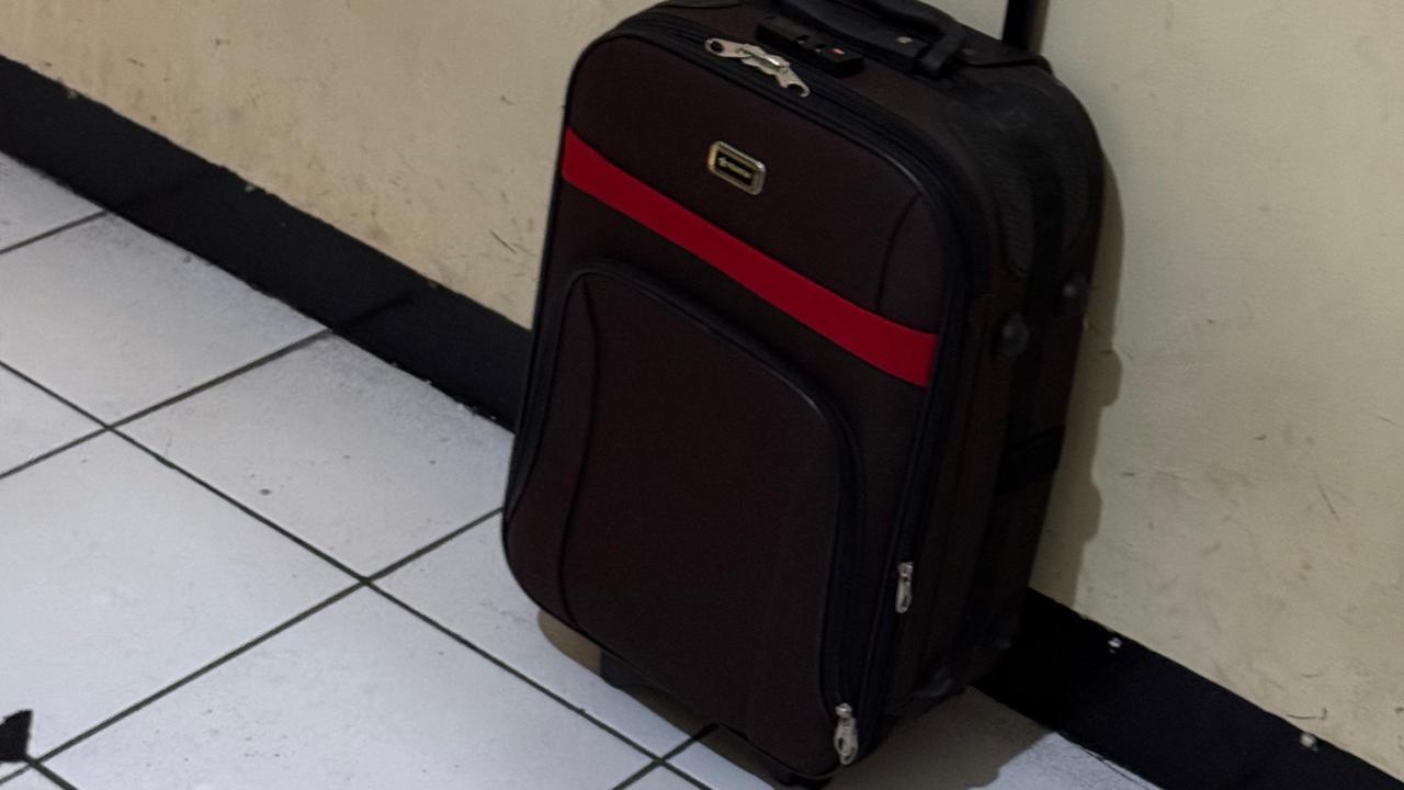 Koper Misterius Berisi Senjata & Ratusan Peluru Gegerkan Pasar Minggu, Diduga Milik WNA Filipina