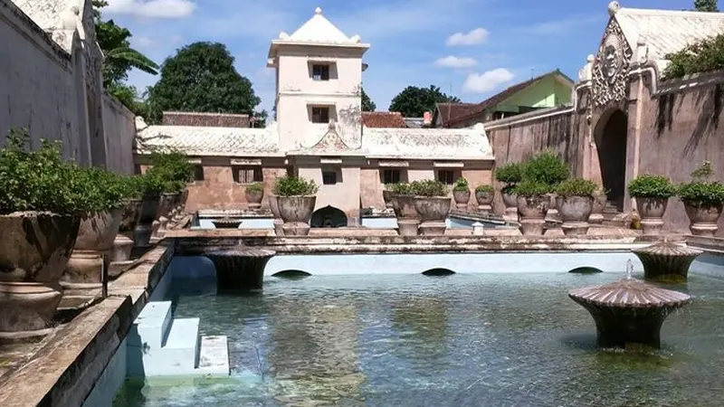 Taman Sari, Masjid Bawah Tanah Sampai Pemandian Selir Raja Yogyakarta