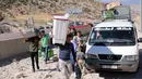 Serangkaian serangan Israel di kota Masnaa telah memutus akses utama yang digunakan orang untuk mengungsi. (HASSAN JARRAH/AFP)
