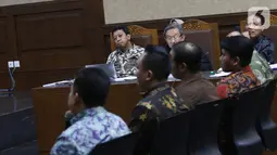 Terdakwa dugaan kasus suap jual beli jabatan di lingkungan Kementerian Agama Romahurmuziy mengikuti sidang lanjutan di Pengadilan Tipikor, Jakarta, Rabu (6/11/2019). Persidangan tersebut mendengarkan keterangan lima saksi yang dihadirkan JPU KPK. (Liputan6.com/Herman Zakharia)