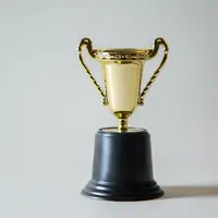 Ilustrasi Kisah Bocah Membawa Banyak Piala ke Makam Ayahnya/dok. Unsplash Giorgio