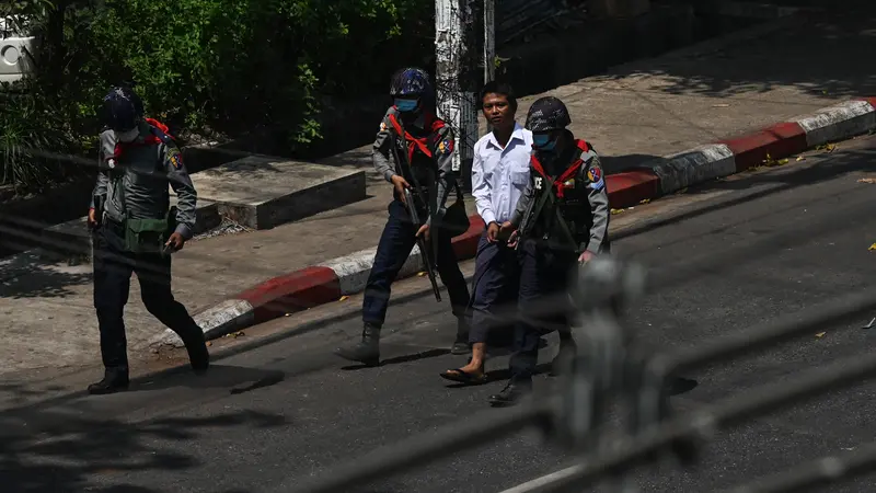 Polisi tangkap pengunjuk rasa anti kudeta militer Myanmar