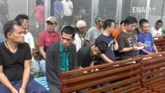 Narapidana Rutan Salemba menggunakan hak pilihnya pada Pilkada DKI Jakarta (05/02/2017). Dari 2.000 orang penghuni rutan, hanya 500 orang saja yang bisa mencoblos. 