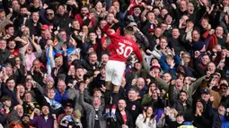 Dalam dua laga sebelumnya, pemain Slovenia itu juga berhasil mencetak gol penting untuk MU. Ia mencetak gol penyeimbang 1-1 saat melawan West Ham United dan memberikan gol kemenangan 1-0 ketika melawan Everton. (AP Photo/Dave Thompson)