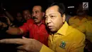 Ketua Umum DPP Golkar Setya Novanto saat tiba menghadiri rapat pleno di Gedung DPP Golkar, Jakarta, Rabu (11/10). Setya Novanto juga telah memenangkan sidang praperadilan terkait kasus e-KTP. (Liputan6.com/Johan Tallo)