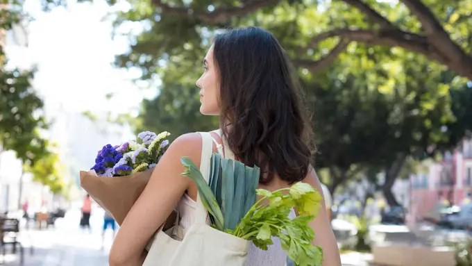 Bukan Sekadar Trend! Begini Cara Menerapkan Gaya Hidup Zero Waste di Rumah - Cover