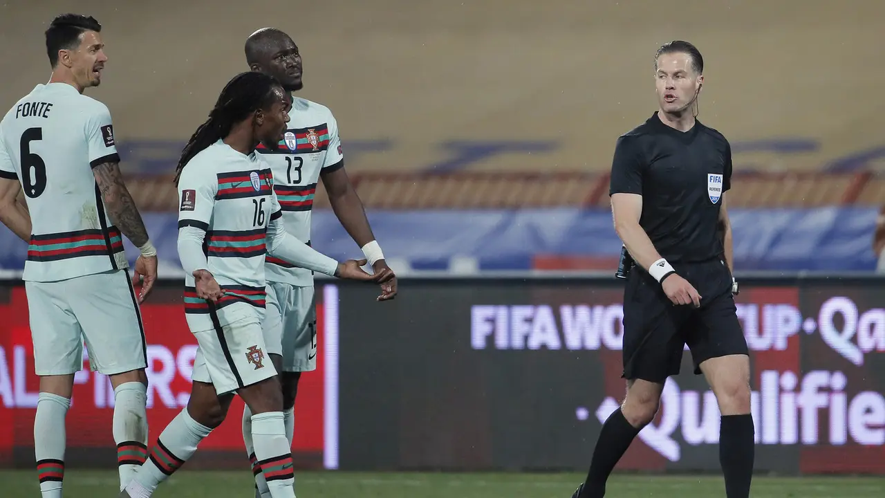 Foto Piala Eropa: Danny Makkelie, Wasit yang Dimurka Cristiano Ronaldo Siap Pimpin Laga Pembuka Euro 2020 antara Turki Kontra Italia