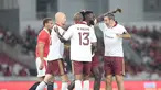 Emmanuel Adebayor melakukan selebrasi setelah mencetak gol penyama kedudukan bagi North London Legends pada menit ke-10 saat menghadapi United Legends dalam laga ekshibisi Champions Impact in Jakarta: The Rivalry Returns di Stadion Utama Gelora Bung Karno, Jakarta, Sabtu (10/10/2026). (KLY/Budy Santoso)