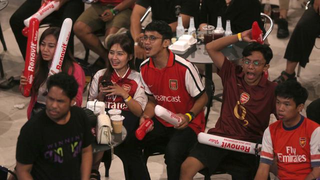 Foto: Keseruan Roaring Night Nobar Arsenal Vs Wolverhampton bersama Renovit