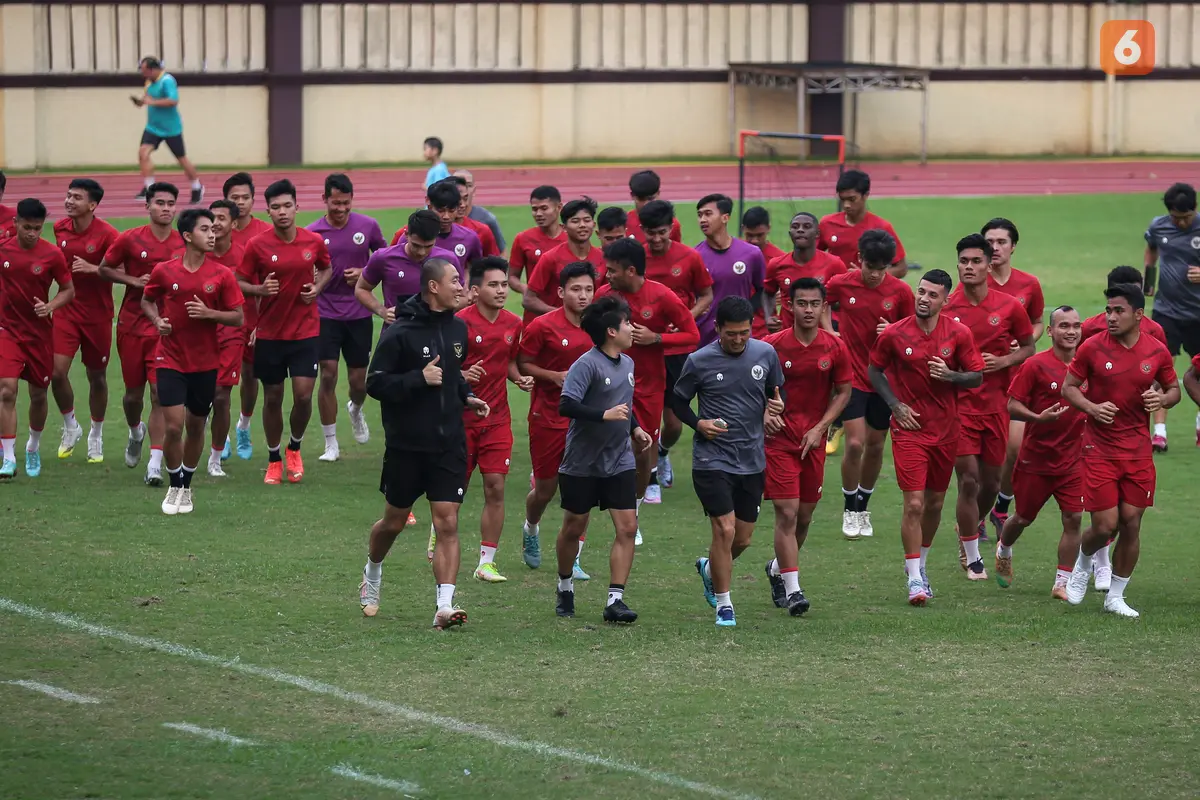 Latihan Timnas Indonesia Senior dan Timnas Indonesia U-20