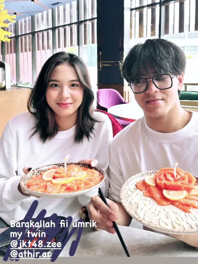 7 Momen Perayaan Ultah Zee JKT48 Bersama Saudara Kembar, Tampil Kompak