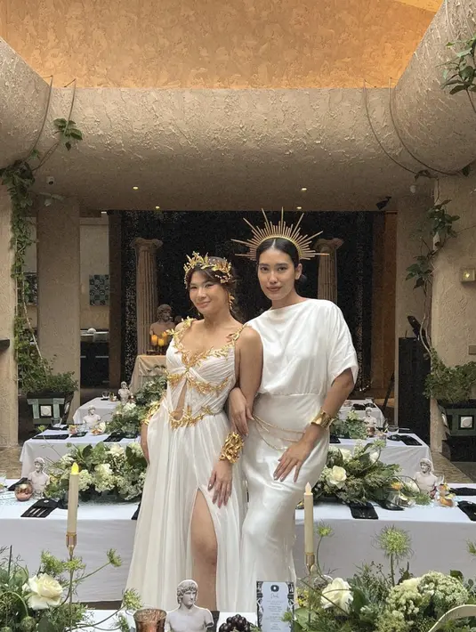 Kesederhanaan busana Alika tampilkan gaya memikat pada tampilan. [Foto: instagram/ Alika Islamadina]