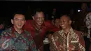 Ki-ka: Gubernur DKI Jakarta, Basuki Tjahaja Purnama,  Mantan Kalpoda Metro Jaya, Irjen Pol Tito Karnavian dan Kalpoda Metro Jaya, Irjen Pol Moechgiyarto saat acara Pisah Sambut Kapolda Metro Jaya, Jakarta, Senin (21/3). (Liputan6.com/Herman Zakharia)