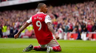 Pemain Arsenal Gabriel Jesus melakukan selebrasi usai mencetak gol ke gawang Tottenham Hotspur pada pertandingan sepak bola Liga Premier Inggris di Emirates Stadium, London, Inggris, 1 Oktober 2022. Arsenal menang 3-1. (AP Photo/Kirsty Wigglesworth)