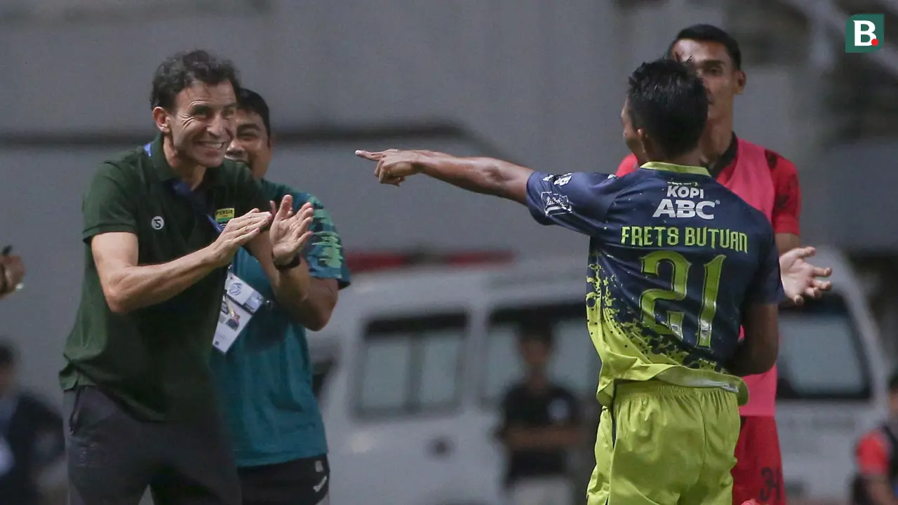 Foto: Tendangan Kencang Jaimerson Dibalas Brace David Da Silva, Persib Bandung Menang 3-1