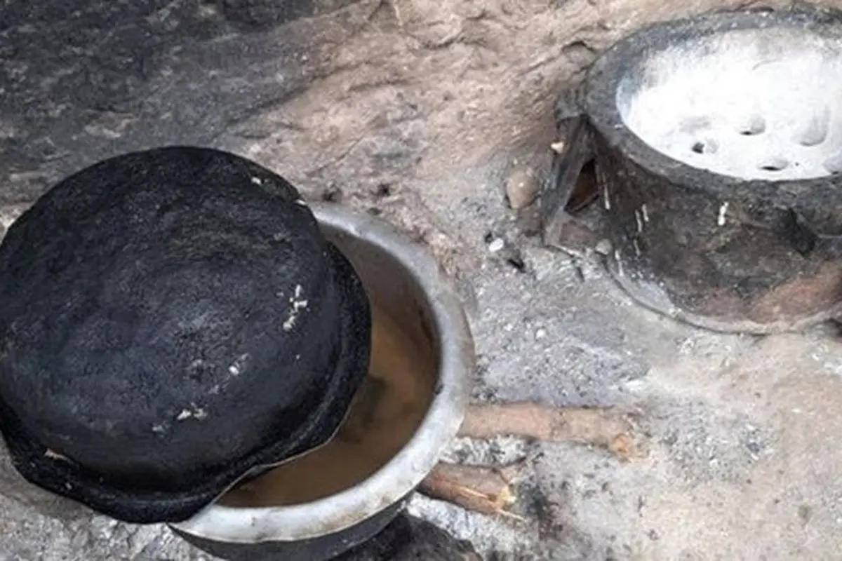 Tak Punya Uang, Ibu Ini Terpaksa Masak Batu demi Tenangkan 8 Anaknya yang Lapar