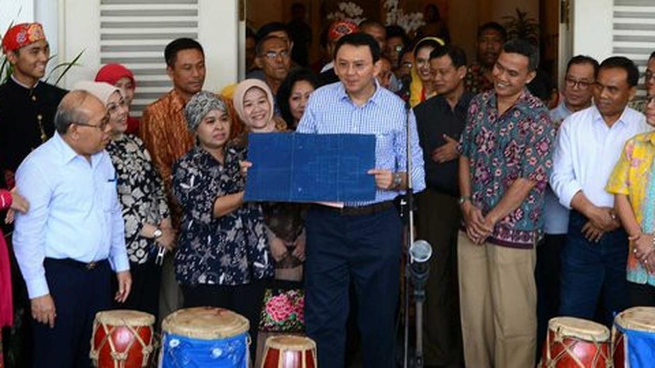 Ahok soal pemotor meneduh didenda Rp 250 ribu: Tanya polisi saja deh