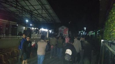 Detik-detik Pemuda Ngamuk Bacok Ibu Kandung di Sukabumi