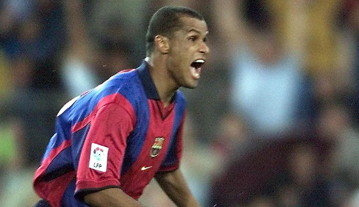 Rivaldo - Gelandang kreatif asal Brasil ini meraih gelar pemain terbaik dunia pada tahun 1999. Pemain Barcelona itu sukses membawa Barca meraih juara La Liga pada musim 1998/1999. (AFP/Christophe Simon)