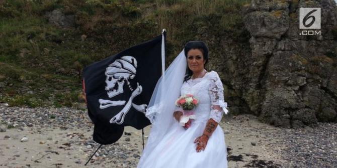 VIDEO: Wanita Ini Menikah dengan Hantu Bajak Laut 300 Tahun