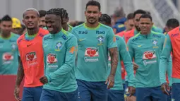 Latihan ini menjadi persiapan timnas Brasil jelang laga kualifikasi Piala Dunia 2026 melawan Ekuador. (Nelson ALMEIDA/AFP)