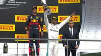 Lewis Hamilton menjuarai balapan F1 GP Belgia setelah mememangi persaingan ketat melawan Sebastian Vettel di Sirkuit Spa-Franchorcamps, Minggu (27/8/2017). (F1)