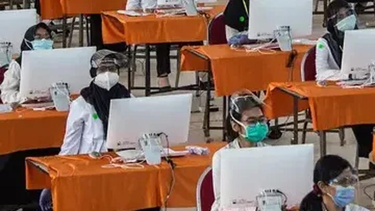Yulianto menyebutkan, saat ini ruangan pembuatan SKCK di Polresta Bengkulu tampak sangat padat dikunjungi para calon pendaftar CPNS.
