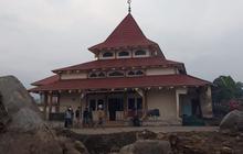 Viral Masjid di Sumbar Tetap Kokoh Setelah Diterjang Banjir Lahar Gunung Marapi