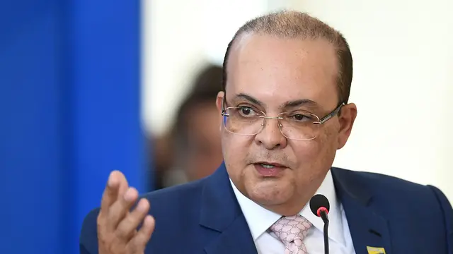 Gubernur Distrik Federal Brasil Ibaneis Rocha memberikan pidato di Istana Planalto di Brasilia, Brasil pada 28 Agustus 2019.