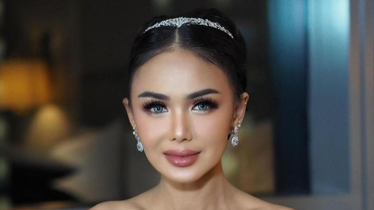 Potret Yuni Shara Tampil Bak Princess Dalam Balutan Gaun Biru, Tak Terlihat Usia Sudah 52 Tahun Saking Awet Mudanya