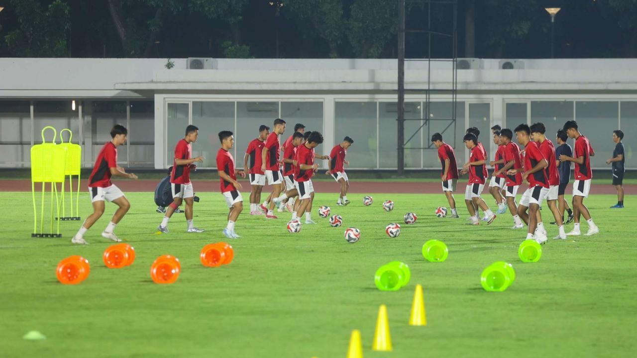 Latihan Timnas Indonesia U-23 jelang hadapi Filipina di Piala AFF U-23