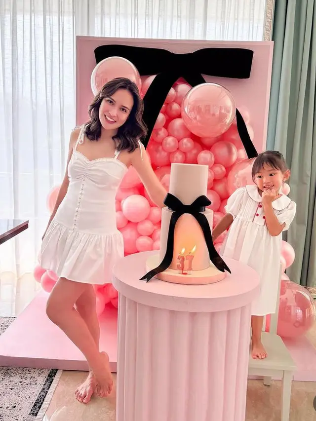 Ulang Tahun Shandy Aulia ke-37. [@shandyaulia]