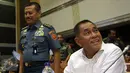 Menhan Ryamizard Ryacudu (kanan) saat menghadiri Raker di Komisi I DPR RI di Kompleks Parlemen, Jakarta, Kamis (13/4). Rapat kerja antara Kemenhan dan Komisi I membahas permohonan pergeseran anggaran Kemenhan dan TNI tahun 2017 (Liputan6.com/Johan Tallo)