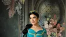Di penampilan terbarunya, Tasya Farasya cosplay menjadi Princess Jasmine. Ia kembali tampil totalitas dengan outfit, tatanan rambut, dan makeup Princess Jasmine yang ikonis. [Foto: Instagram/tasyafarasya]