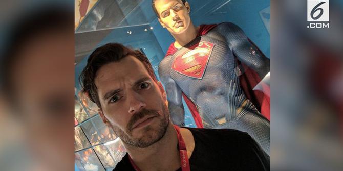 VIDEO: Henry Cavill Berhenti Jadi Superman, Kenapa?