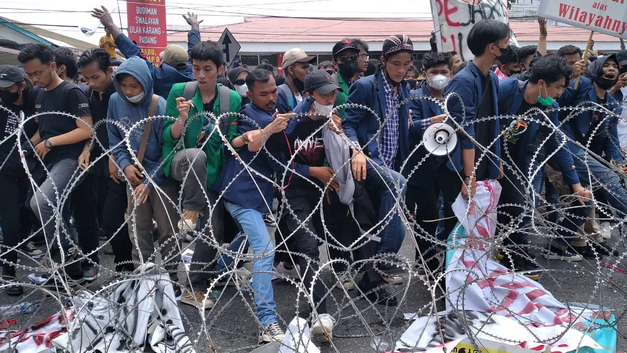 Demo 11 April