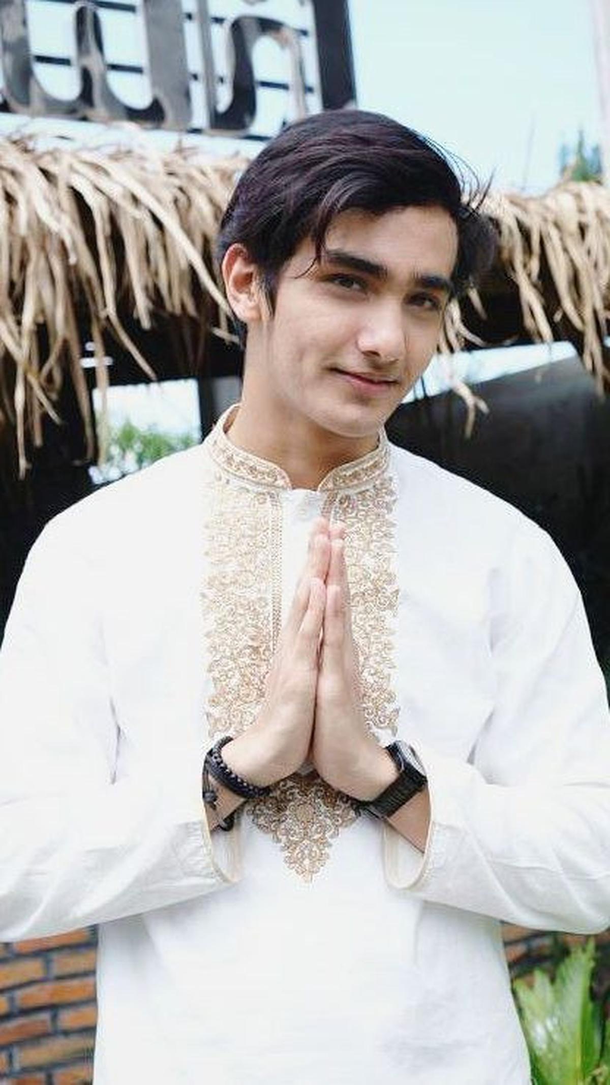Baju Koko yang Sangat Populer di Indonesia