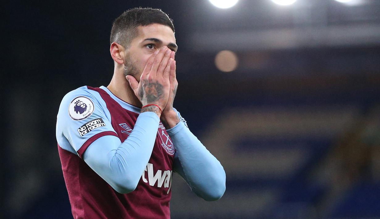 Manuel Lanzini. Gelandang serang berusia 28 tahun ini didatangkan West Ham United dari Al-Jazira pada awal musim 2015/2016 sebagai pemain pinjaman. Musim berikutnya ia dikontrak permanen dan hingga kini telah bermain dalam 163 laga dengan torehan 23 gol dan 23 assist. (AFP/Pool/Alex Pantling)