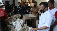Ketua Satgas Lawan Covid-19 DPR RI, Sufmi Dasco Ahmad meninjau posko bantuan yang didikan untuk warga terdampak pandemi corona di DKI Jakarta. (Ist)